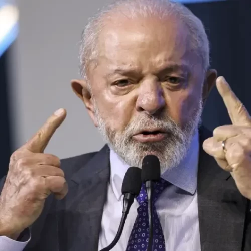 Lula volta a despachar no Palácio do Planalto na segunda-feira (6)